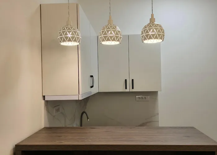 White Queen Apartment *